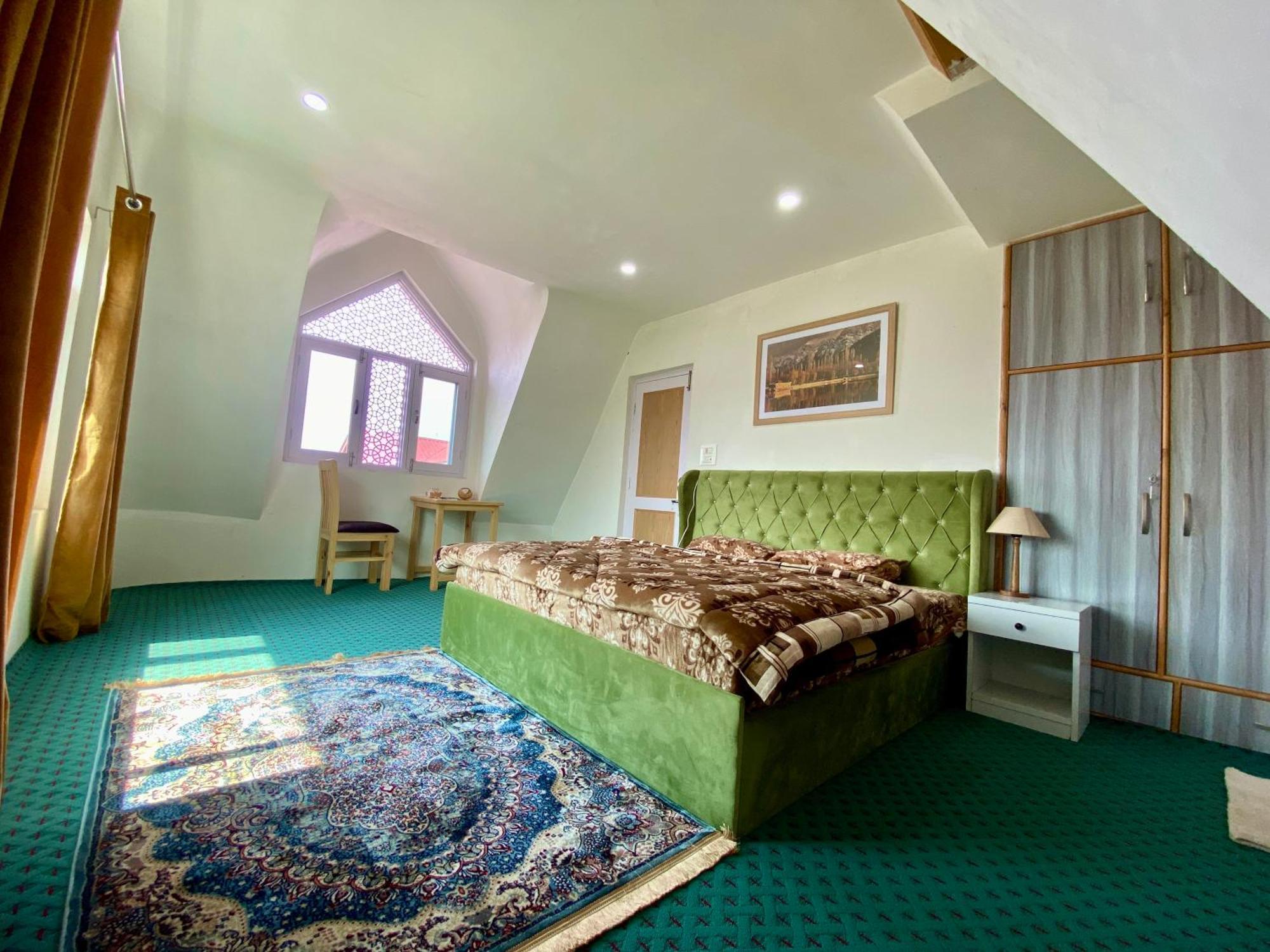 Al Jalal Resort Сринагар Экстерьер фото