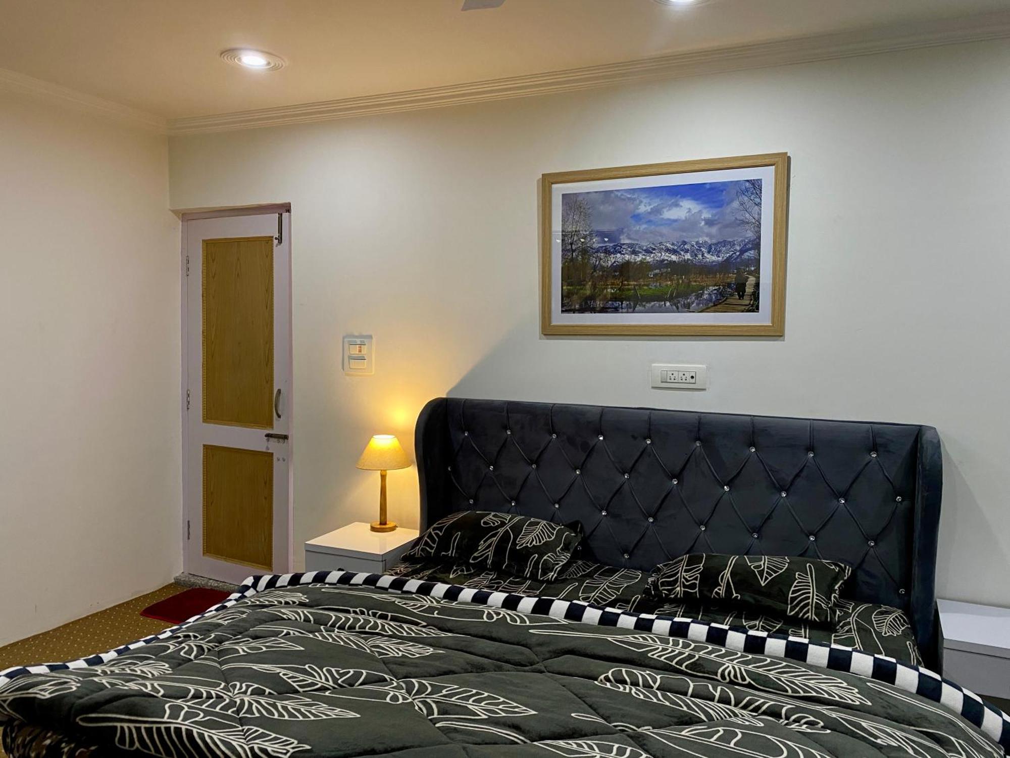 Al Jalal Resort Сринагар Экстерьер фото